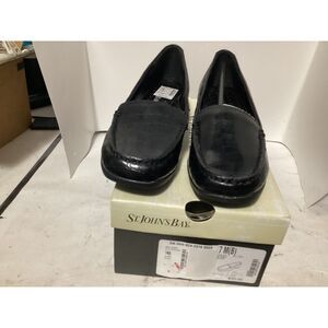ST. John Bay alinah black 7M flats